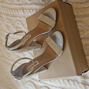 Steve Madden Carrson Rhinestones Heels Size 7
